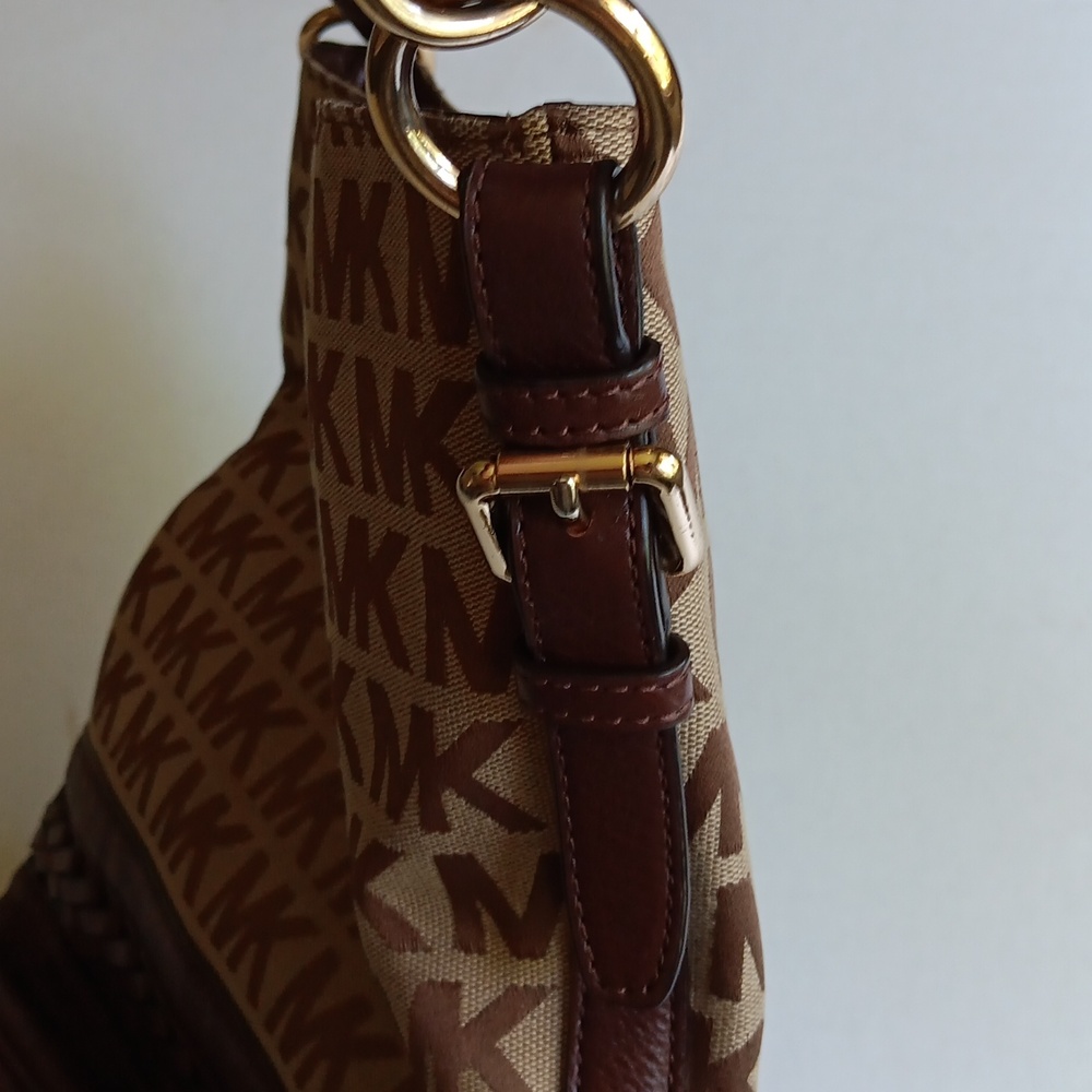 MICHEAL KORS TAN & BROWN LOGO BAG - Picture 3 of 8